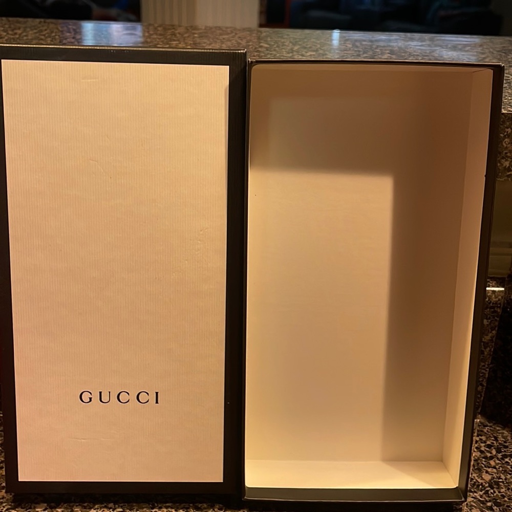 Gucci wallet gift box.